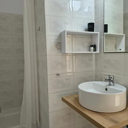 Aktio Studios Aparthotel 3*
